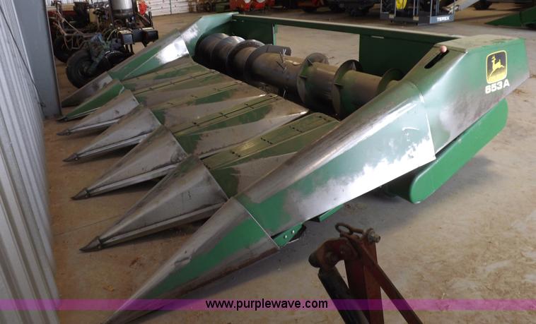 image for item K3844 John Deere 653A row crop head
