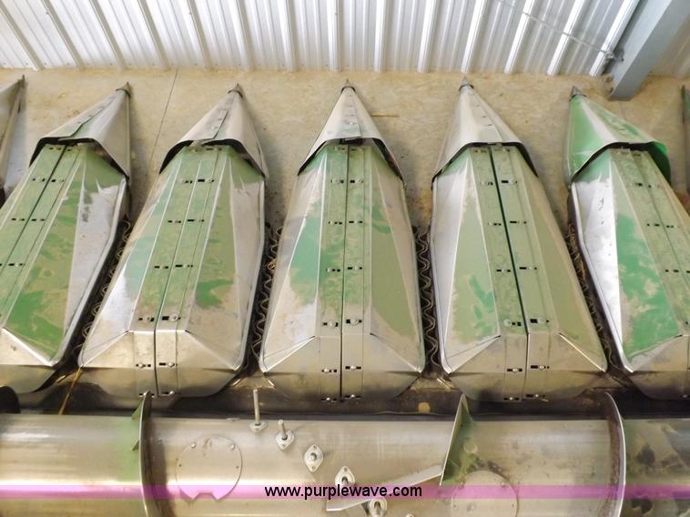 image for item K3844 John Deere 653A row crop head