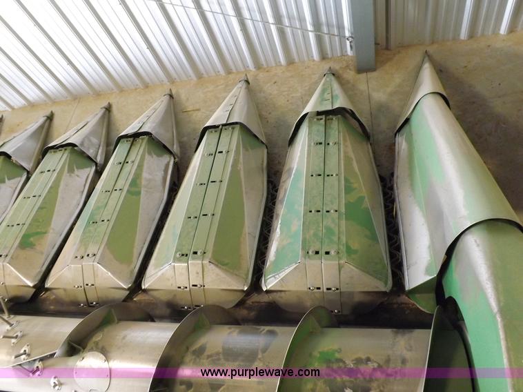 image for item K3844 John Deere 653A row crop head