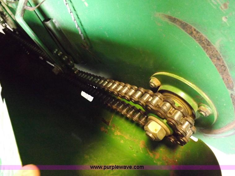 image for item K3844 John Deere 653A row crop head