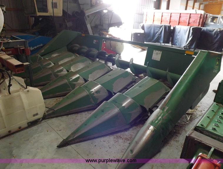 image for item K3845 John Deere 643 corn head