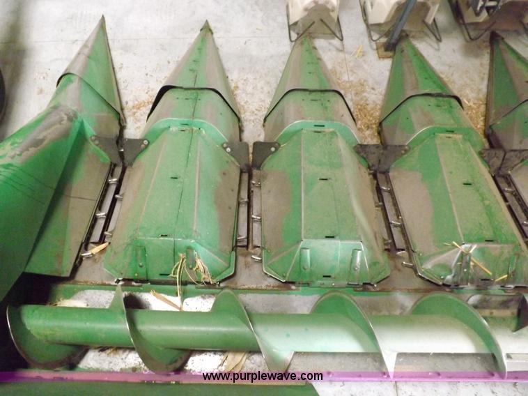 image for item K3845 John Deere 643 corn head