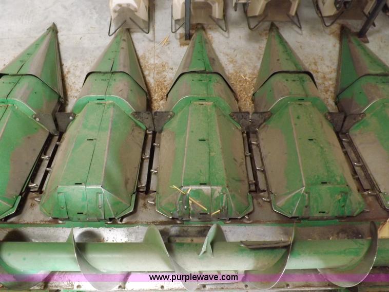 image for item K3845 John Deere 643 corn head