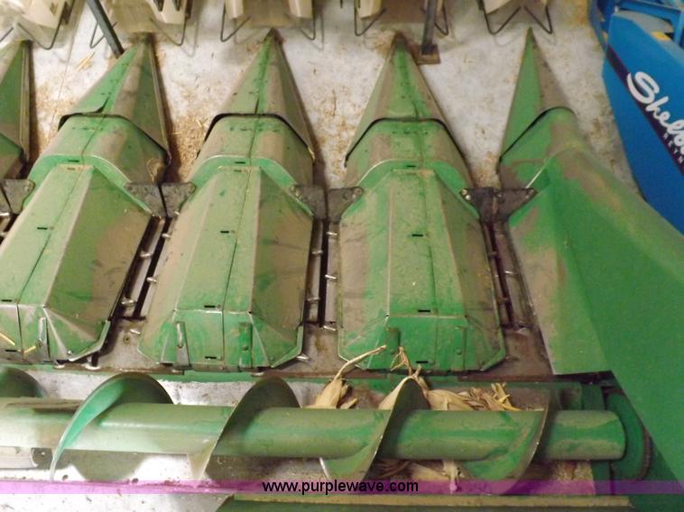 image for item K3845 John Deere 643 corn head