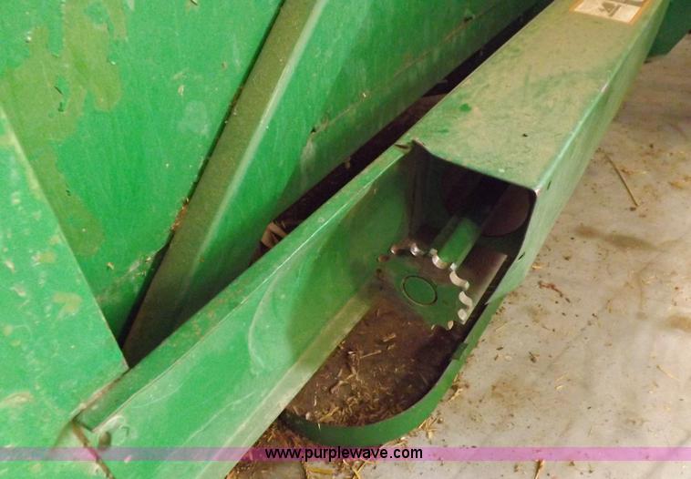 image for item K3845 John Deere 643 corn head