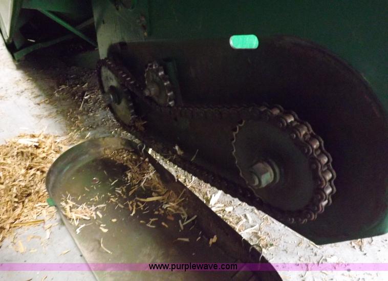 image for item K3845 John Deere 643 corn head