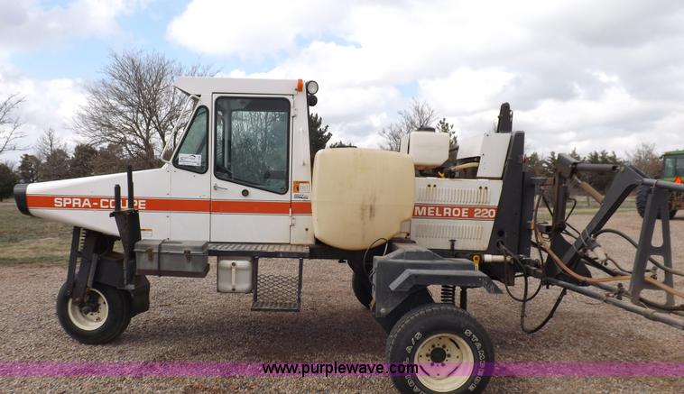 image for item K3846 Melroe Spra-Coupe 220 self-propelled sprayer