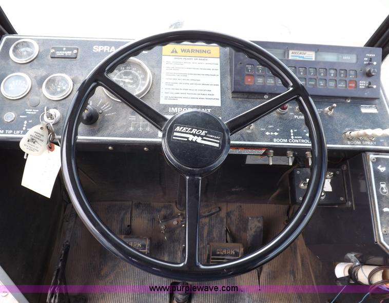 image for item K3846 Melroe Spra-Coupe 220 self-propelled sprayer