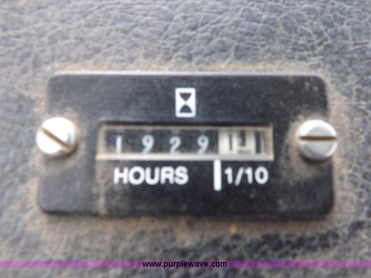 image for item K3846 Melroe Spra-Coupe 220 self-propelled sprayer