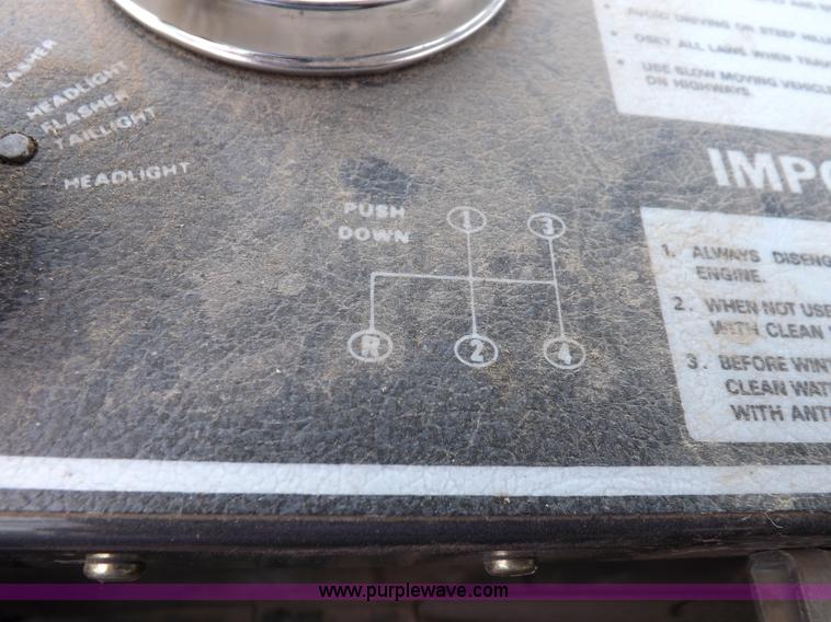 image for item K3846 Melroe Spra-Coupe 220 self-propelled sprayer