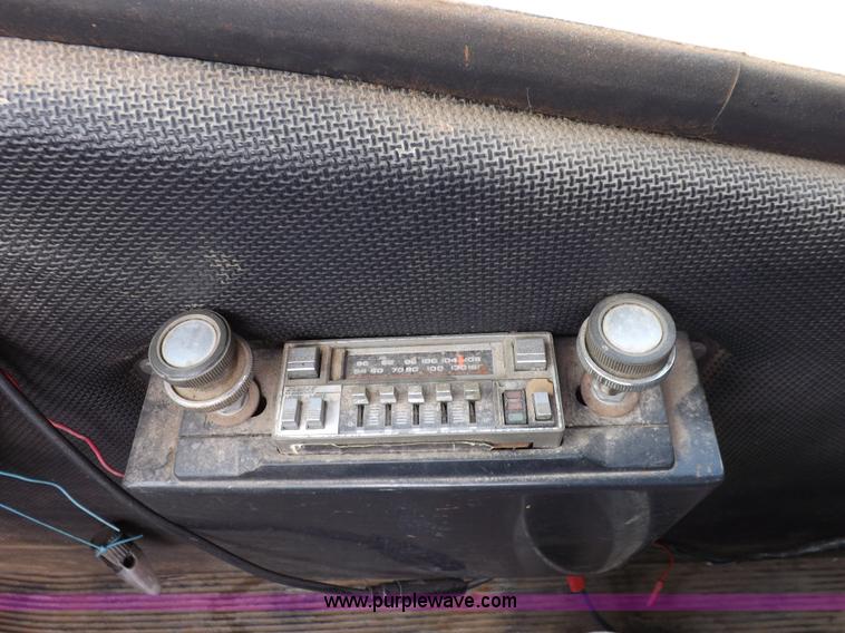 image for item K3846 Melroe Spra-Coupe 220 self-propelled sprayer