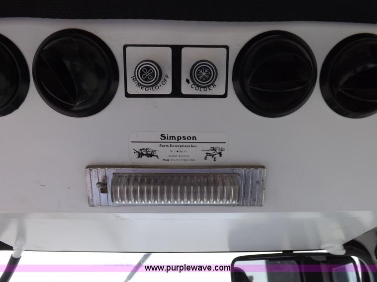 image for item K3846 Melroe Spra-Coupe 220 self-propelled sprayer