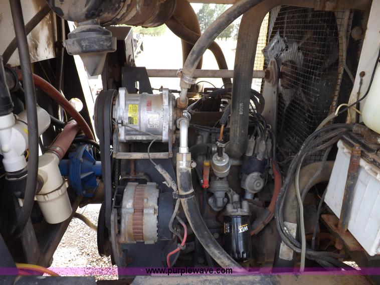 image for item K3846 Melroe Spra-Coupe 220 self-propelled sprayer