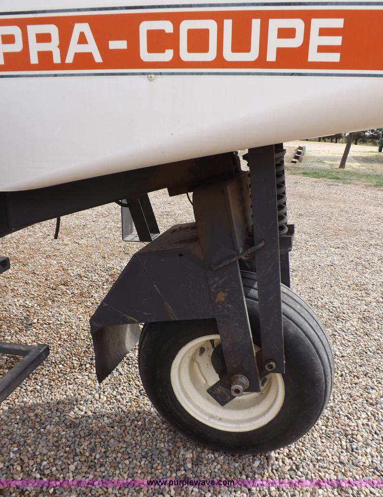 image for item K3846 Melroe Spra-Coupe 220 self-propelled sprayer