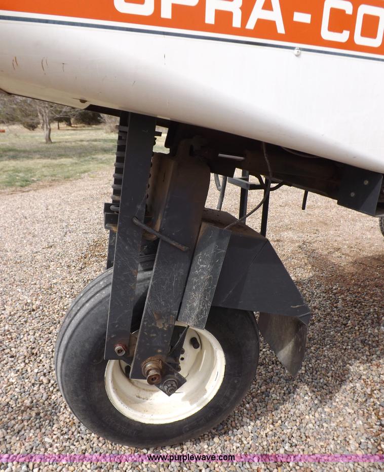 image for item K3846 Melroe Spra-Coupe 220 self-propelled sprayer