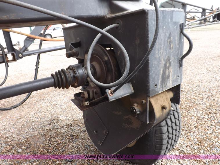 image for item K3846 Melroe Spra-Coupe 220 self-propelled sprayer