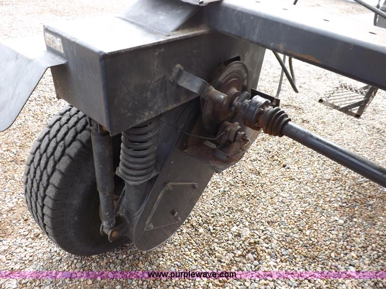 image for item K3846 Melroe Spra-Coupe 220 self-propelled sprayer