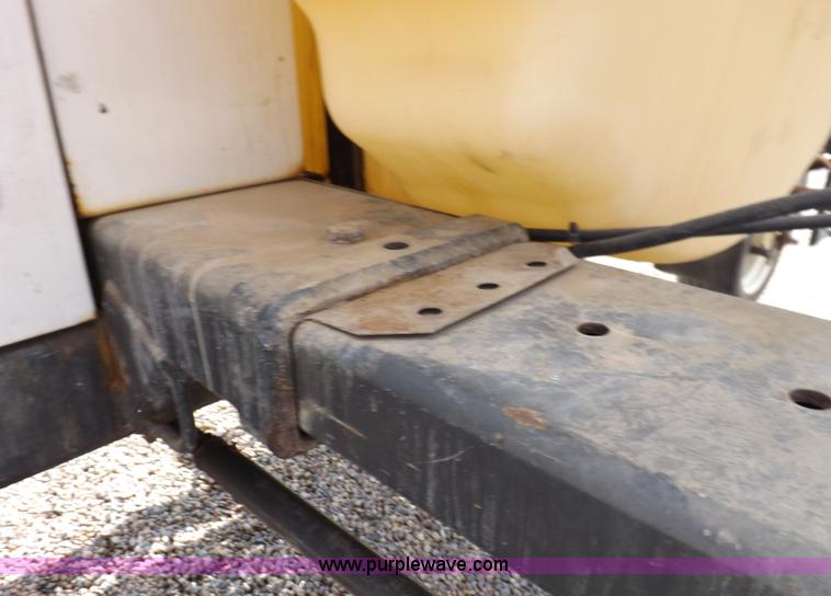 image for item K3846 Melroe Spra-Coupe 220 self-propelled sprayer