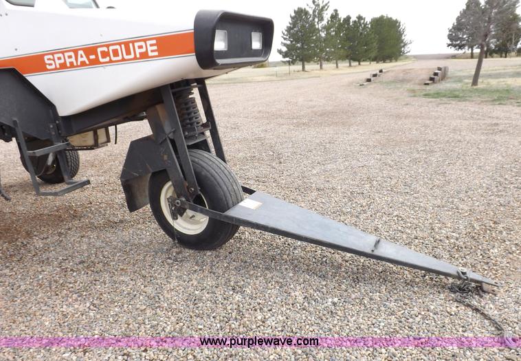 image for item K3846 Melroe Spra-Coupe 220 self-propelled sprayer