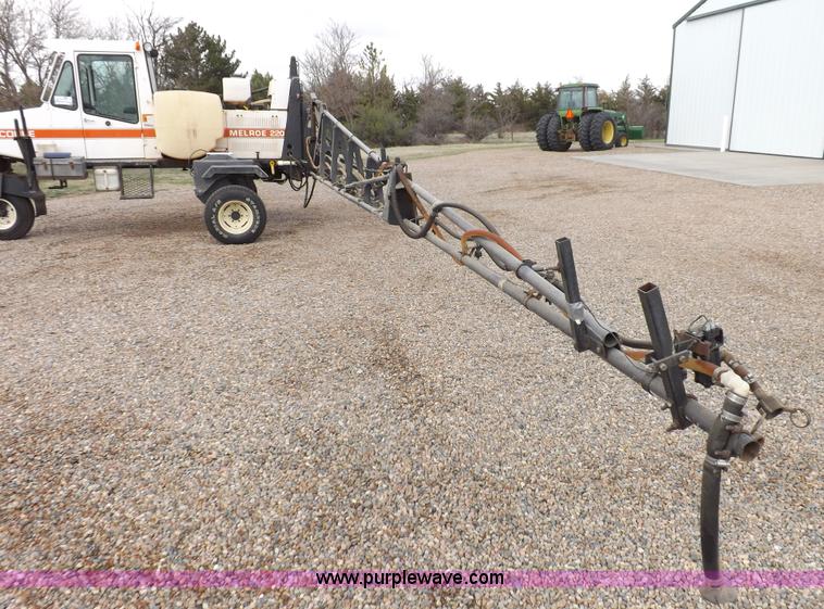 image for item K3846 Melroe Spra-Coupe 220 self-propelled sprayer