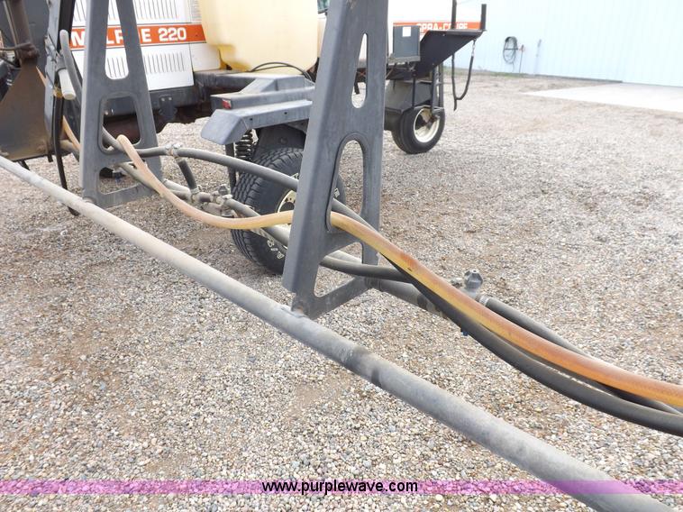 image for item K3846 Melroe Spra-Coupe 220 self-propelled sprayer