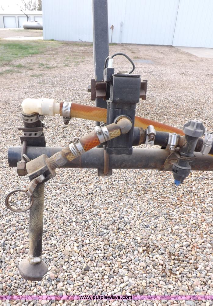 image for item K3846 Melroe Spra-Coupe 220 self-propelled sprayer