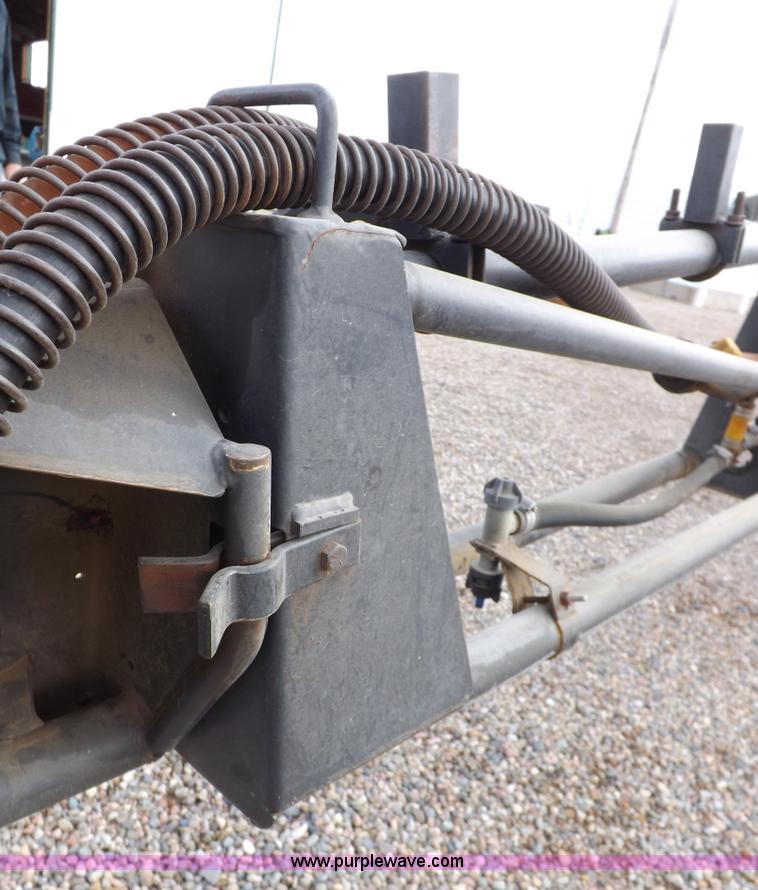 image for item K3846 Melroe Spra-Coupe 220 self-propelled sprayer