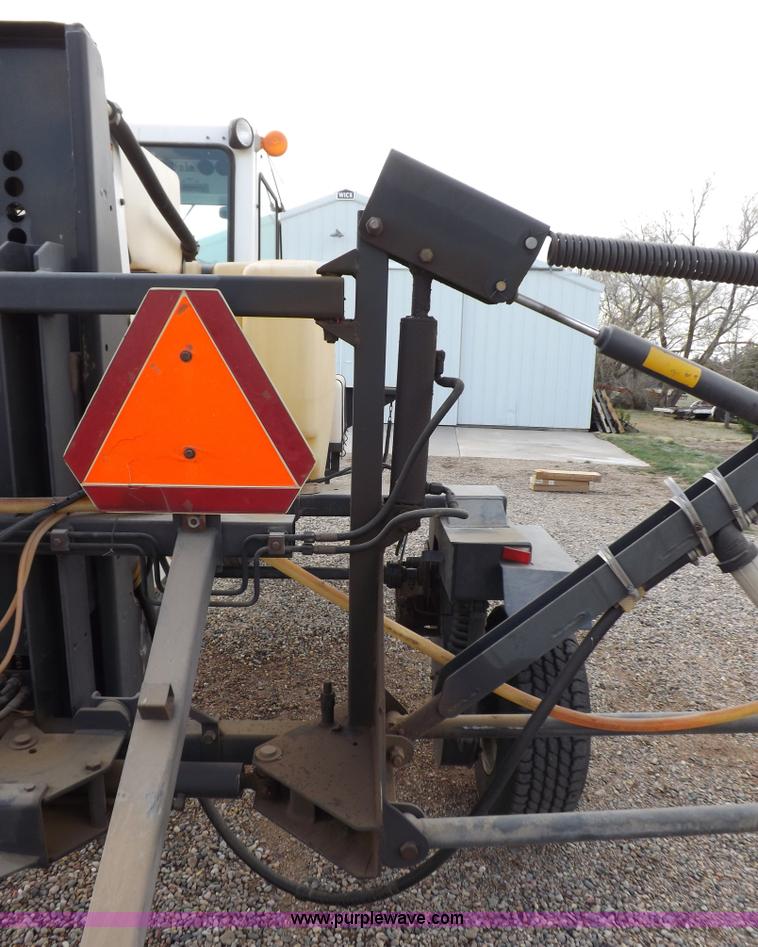 image for item K3846 Melroe Spra-Coupe 220 self-propelled sprayer