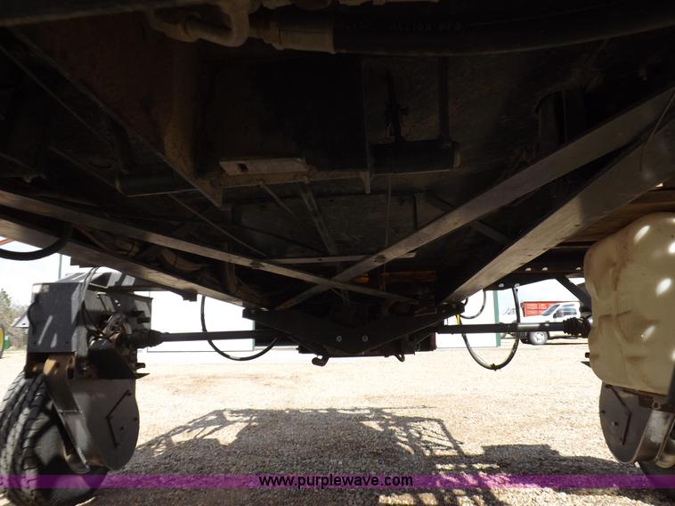 image for item K3846 Melroe Spra-Coupe 220 self-propelled sprayer