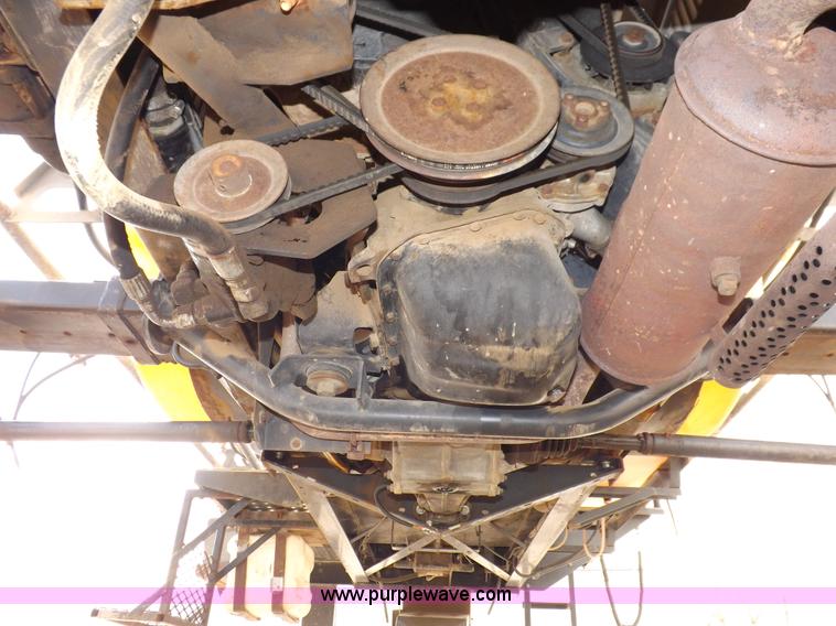 image for item K3846 Melroe Spra-Coupe 220 self-propelled sprayer