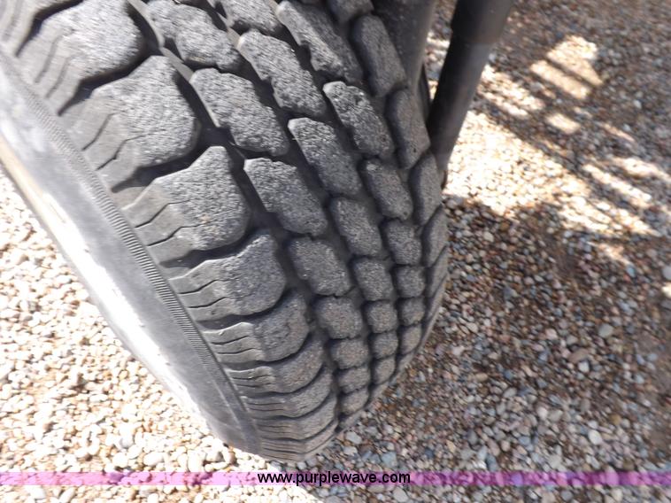 image for item K3846 Melroe Spra-Coupe 220 self-propelled sprayer