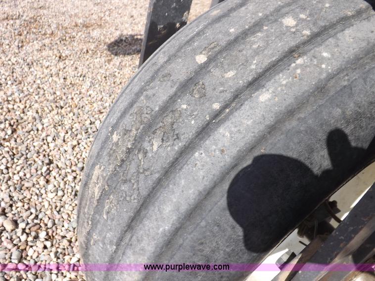 image for item K3846 Melroe Spra-Coupe 220 self-propelled sprayer