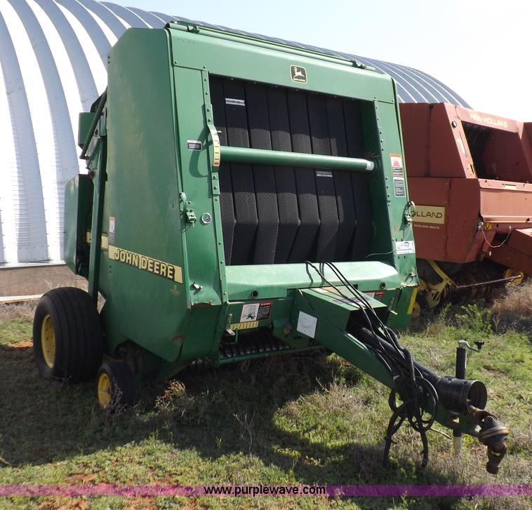 image for item K3866 1999 John Deere 566 round baler