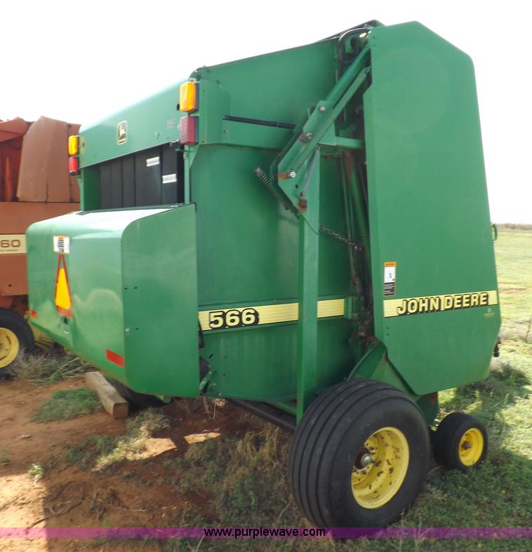 image for item K3866 1999 John Deere 566 round baler