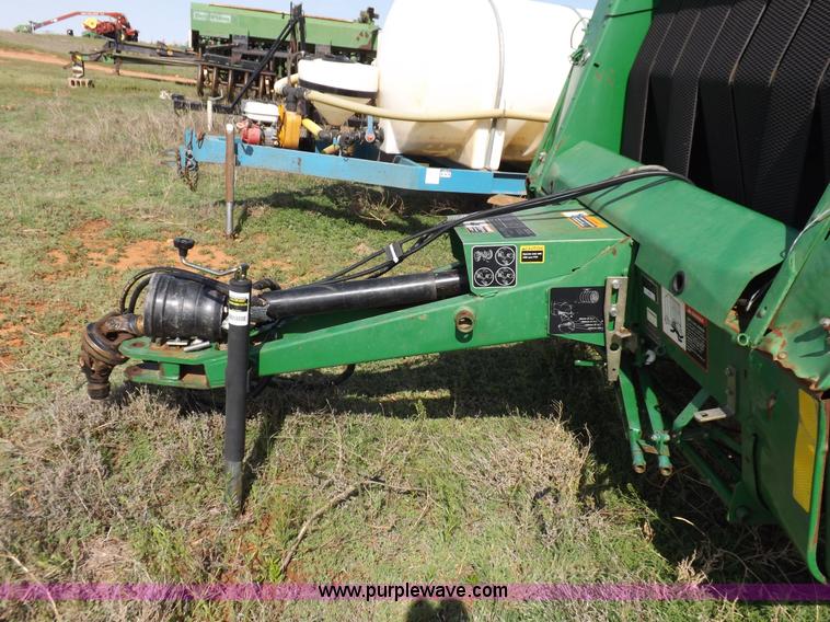 image for item K3866 1999 John Deere 566 round baler