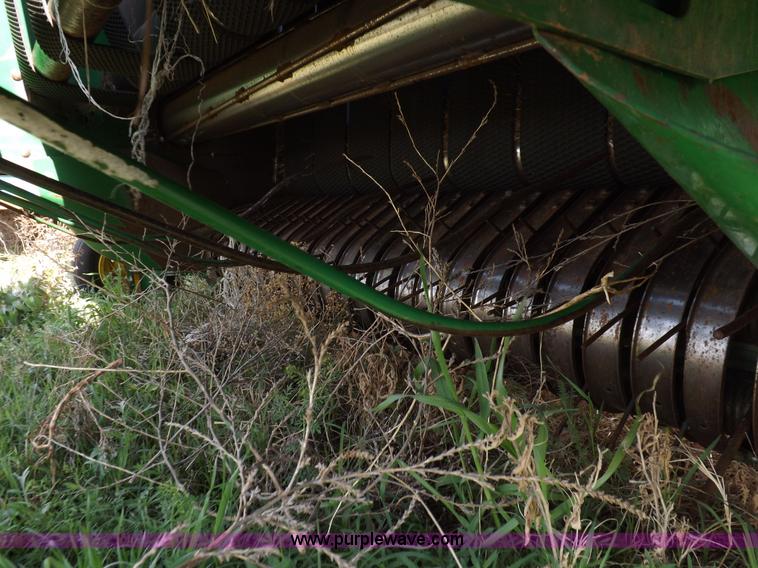 image for item K3866 1999 John Deere 566 round baler