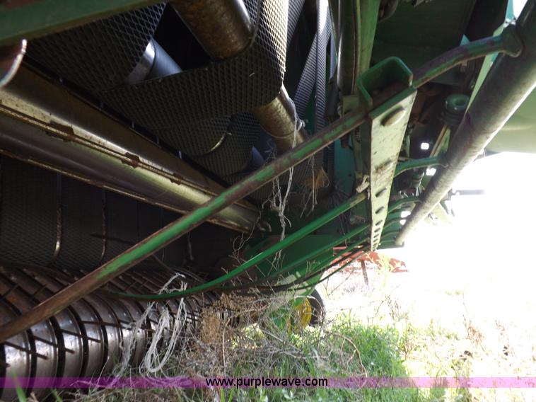 image for item K3866 1999 John Deere 566 round baler