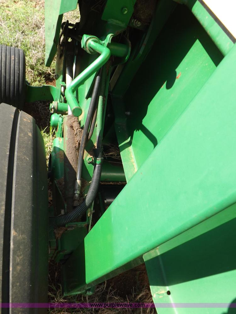 image for item K3866 1999 John Deere 566 round baler