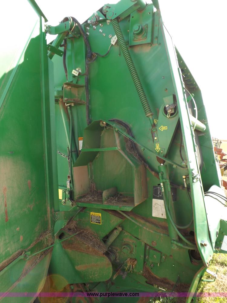 image for item K3866 1999 John Deere 566 round baler
