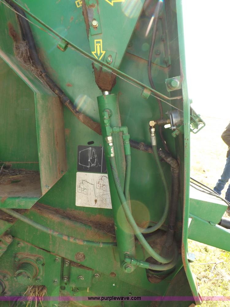 image for item K3866 1999 John Deere 566 round baler