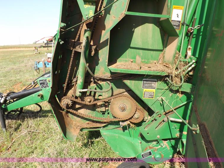 image for item K3866 1999 John Deere 566 round baler