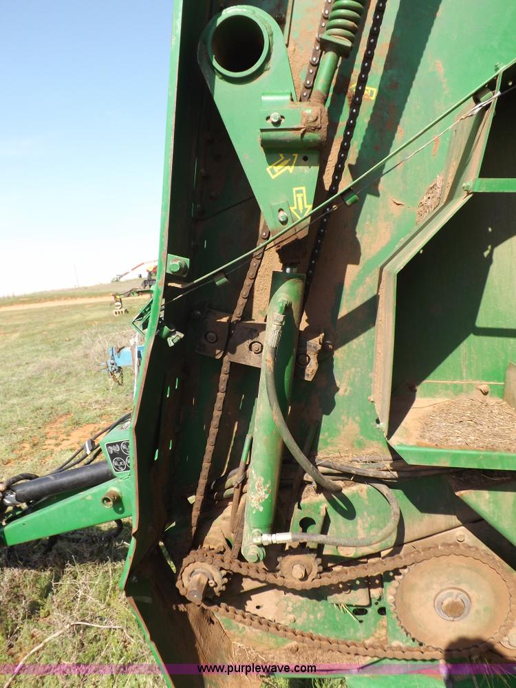 image for item K3866 1999 John Deere 566 round baler