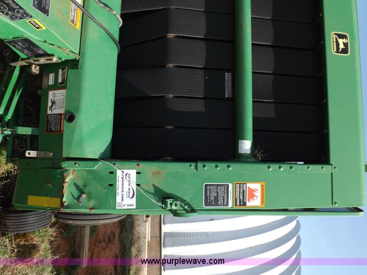 image for item K3866 1999 John Deere 566 round baler
