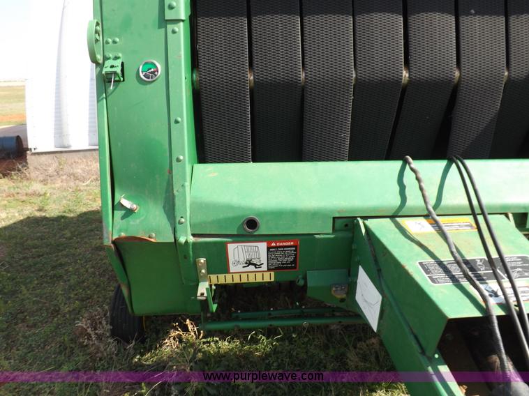 image for item K3866 1999 John Deere 566 round baler
