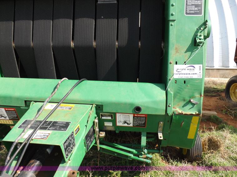 image for item K3866 1999 John Deere 566 round baler