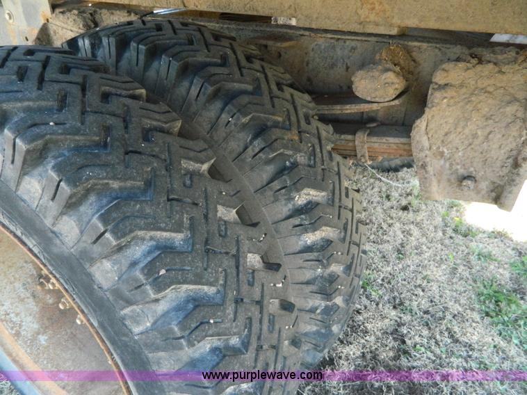 image for item K8025 1979 International feed truck