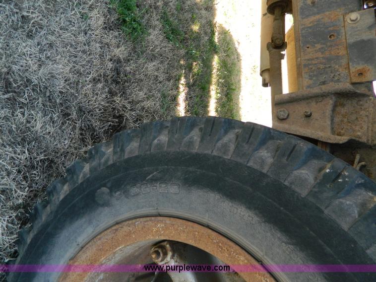 image for item K8025 1979 International feed truck