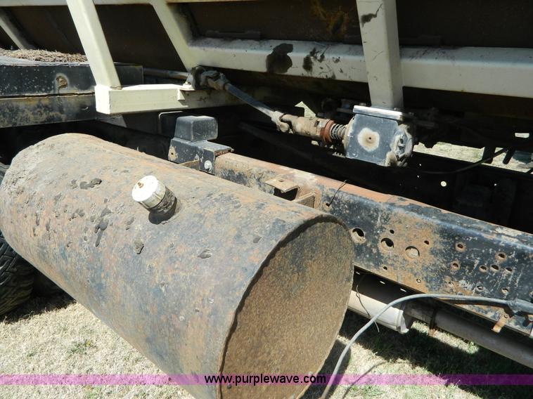 image for item K8025 1979 International feed truck