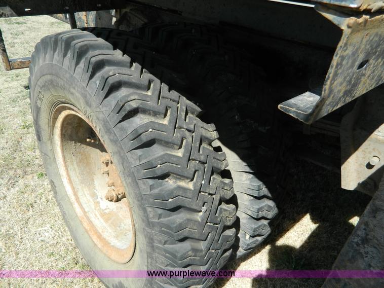 image for item K8025 1979 International feed truck