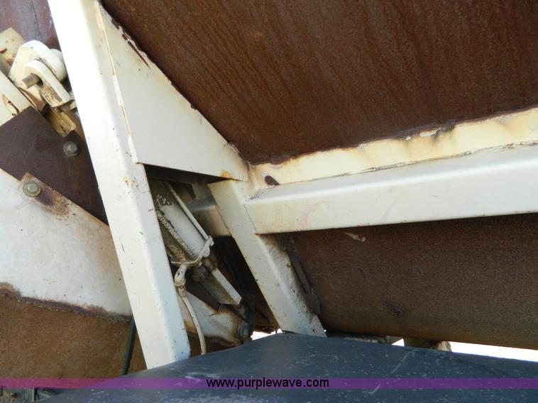 image for item K8025 1979 International feed truck